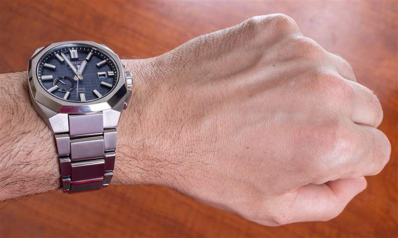 手表評(píng)測(cè)：精工Astron GPS太陽(yáng)能SSJ013帶集成鈦表鏈