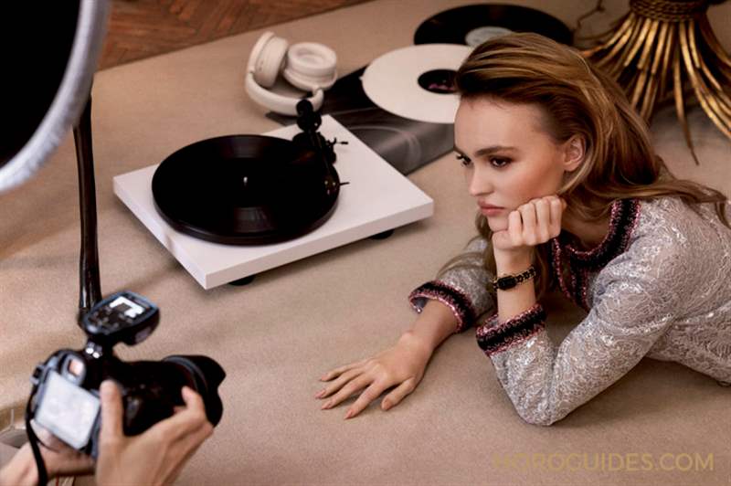 CHANEL - CHANEL Première腕表－原創款形象大使，為什么是Lily-Rose Depp？