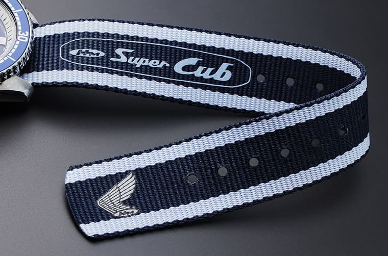 SEIKO第三款HONDA本田小狼聯(lián)名表5 Sports系列化身經(jīng)典摩托車