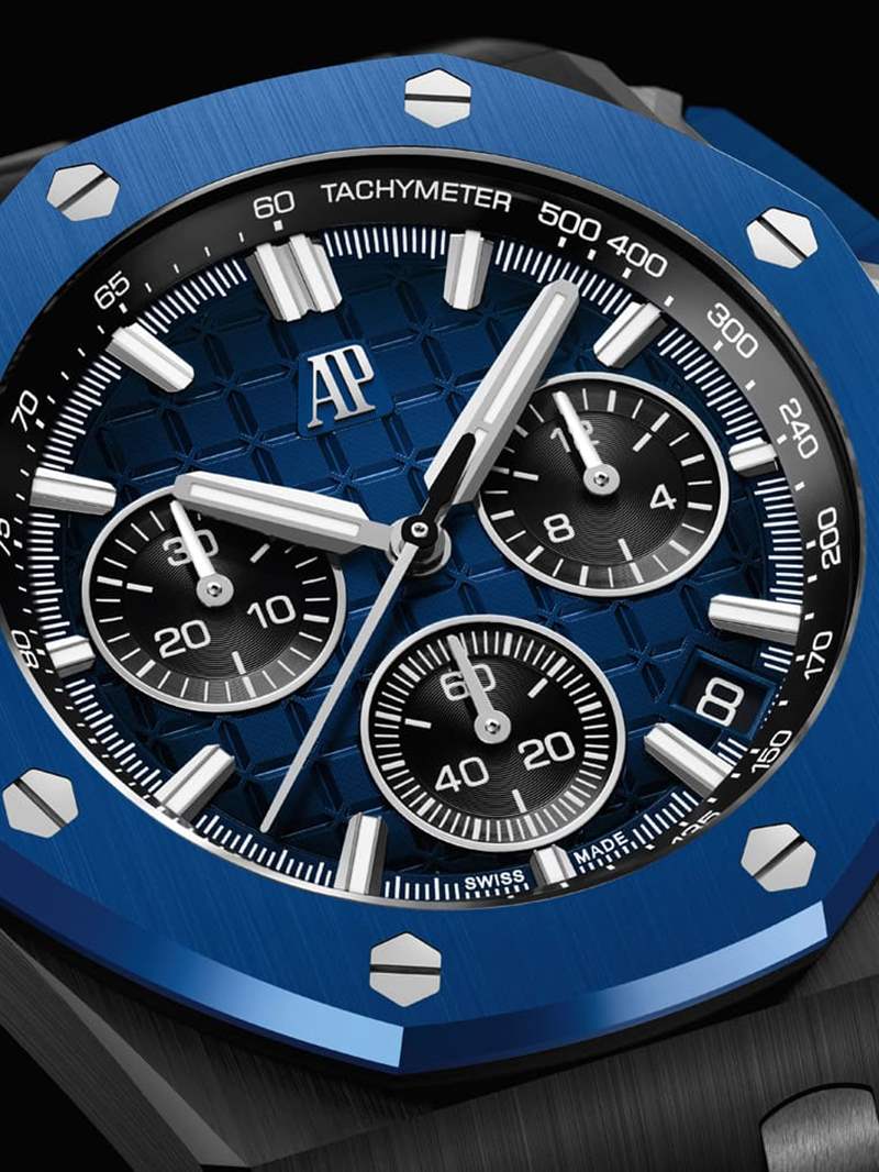 愛彼同步釋出兩款皇家橡樹離岸型自動上鏈計(jì)時(shí)碼表異材質(zhì)搭配造型吸睛