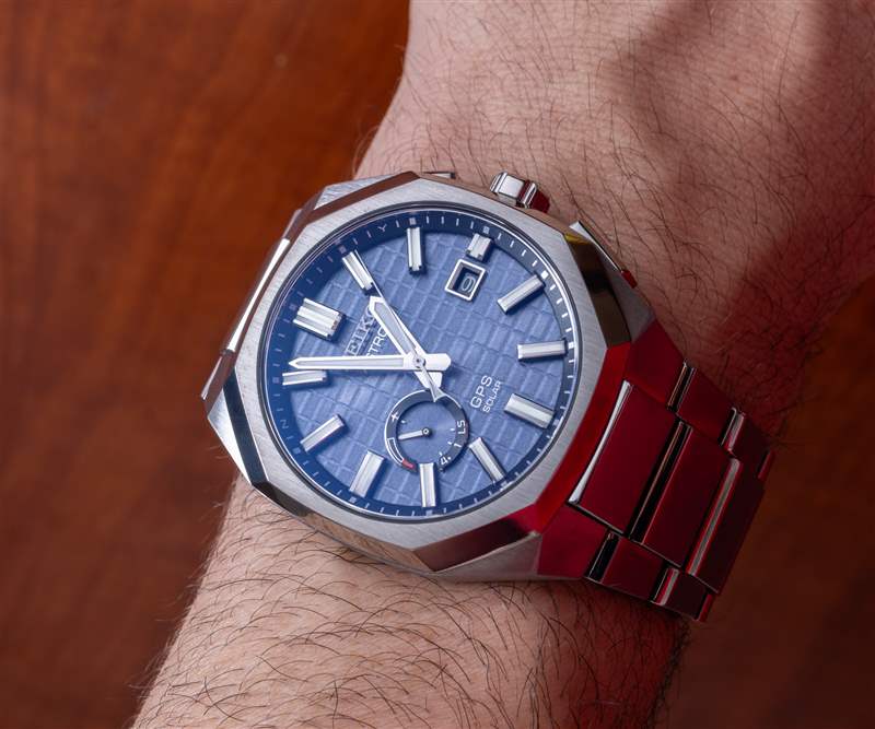 手表評(píng)測(cè)：精工Astron GPS太陽(yáng)能SSJ013帶集成鈦表鏈