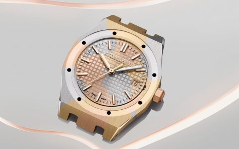 愛彼AP推出多色迷彩金合金（Polychrome Gold）材質(zhì)