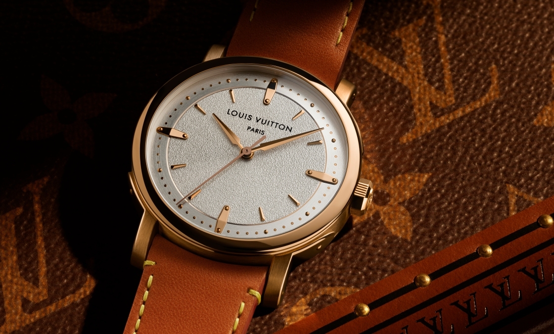 LOUIS VUITTON - 首見(jiàn)簡(jiǎn)約大三針，致敬經(jīng)典LV行李箱|LOUIS VUITTON Escale系列四款新表