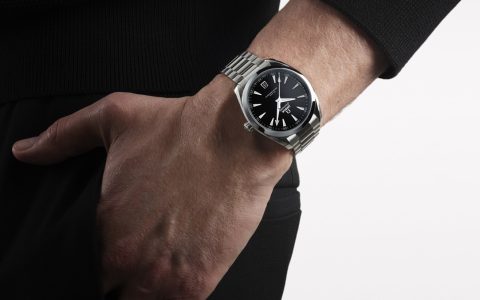 歐米茄OMEGA海馬Aqua Terra系列24年推出三種尺寸亮漆黑面手表