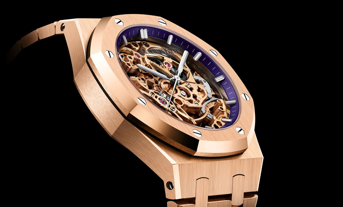 AUDEMARS PIGUET - ROYAL OAK - 15467BC. OO.1256BC.01 - 單一色調、經典修飾，愛彼皇家橡樹系列雙擺輪鏤空腕表37毫米新作利落登場