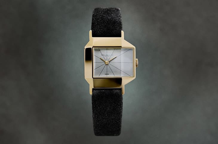 愛(ài)彼[RE]Master02：復(fù)古與創(chuàng)新的融合，沙金材質(zhì)演繹不對(duì)稱美學(xué)