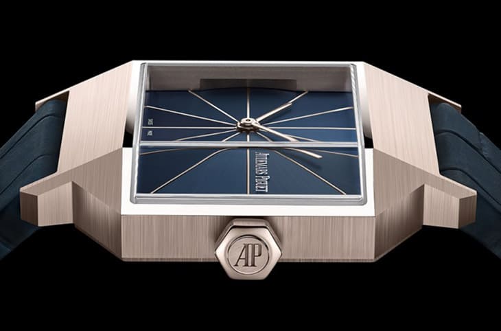 愛(ài)彼[RE]Master02：復(fù)古與創(chuàng)新的融合，沙金材質(zhì)演繹不對(duì)稱美學(xué)