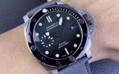 泰格豪雅Monaco系列55周年：全新英國(guó)賽車(chē)綠限量版計(jì)時(shí)碼表致敬經(jīng)典